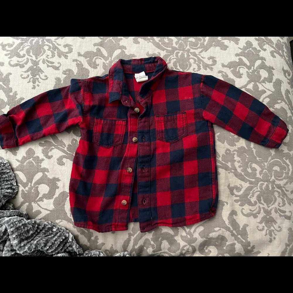 H&M shirt - Picture 1 of 1